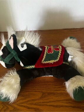 Commonwealth Clydesdale Christmas horse